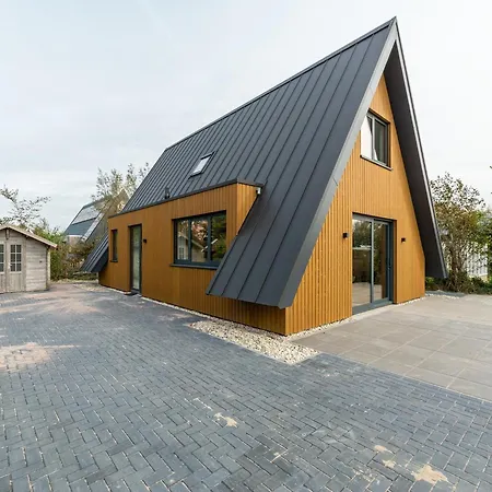 Seaside With Garden Feriehus